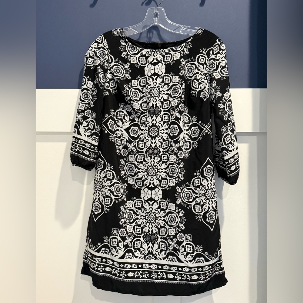 Old Navy Black and White Floral-Print Mini Dress Size XS